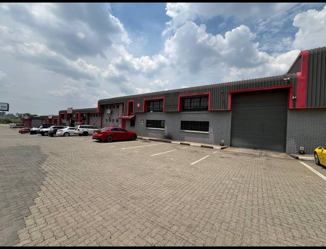 282M² WAREHOUSE TO LET IN STRIJDOMPARK